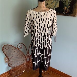 NWT Tahari Black and Cream Patterned Women's Dress, size 10